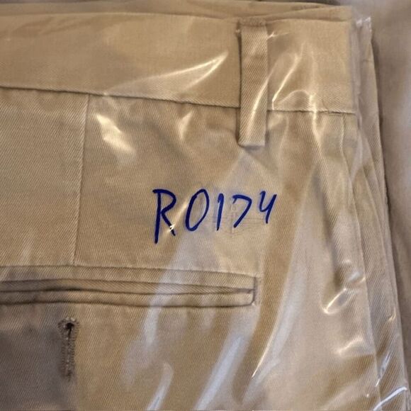Dockers Signature Khaki Classic Fit Trousers Tan Pants Beige Chino Size 34x36 - Picture 10 of 10